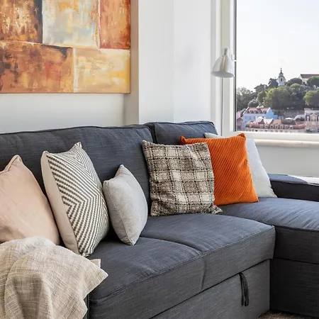 Апартаменты Stunning Hilltop Flat For 5 In Graca By Guestready *