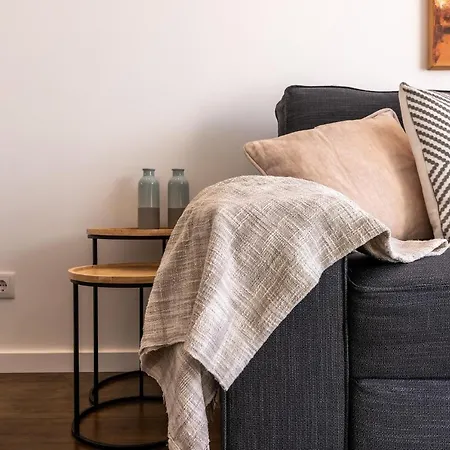 Stunning Hilltop Flat For 5 In Graca By Guestready * Lisboa